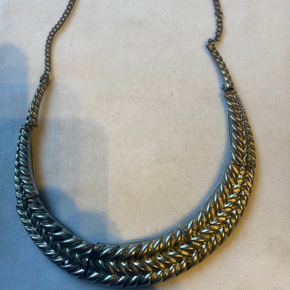 Statement collar - Picture 3 of 3